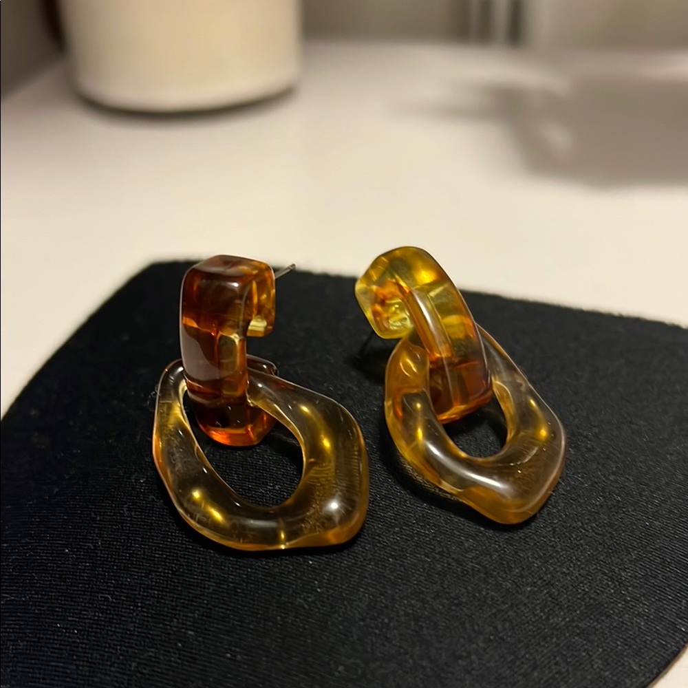 Amber-Toned Chain Link Earrings